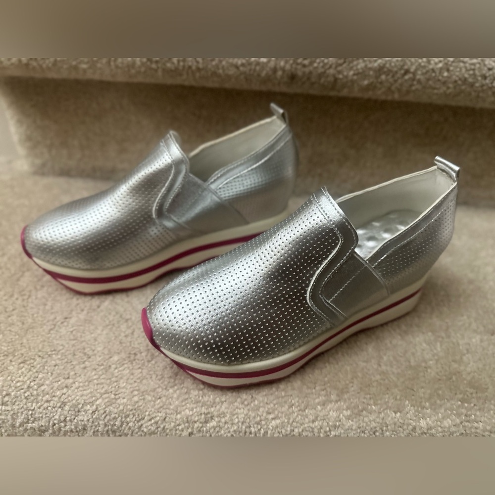 Fashion sneakers NWT